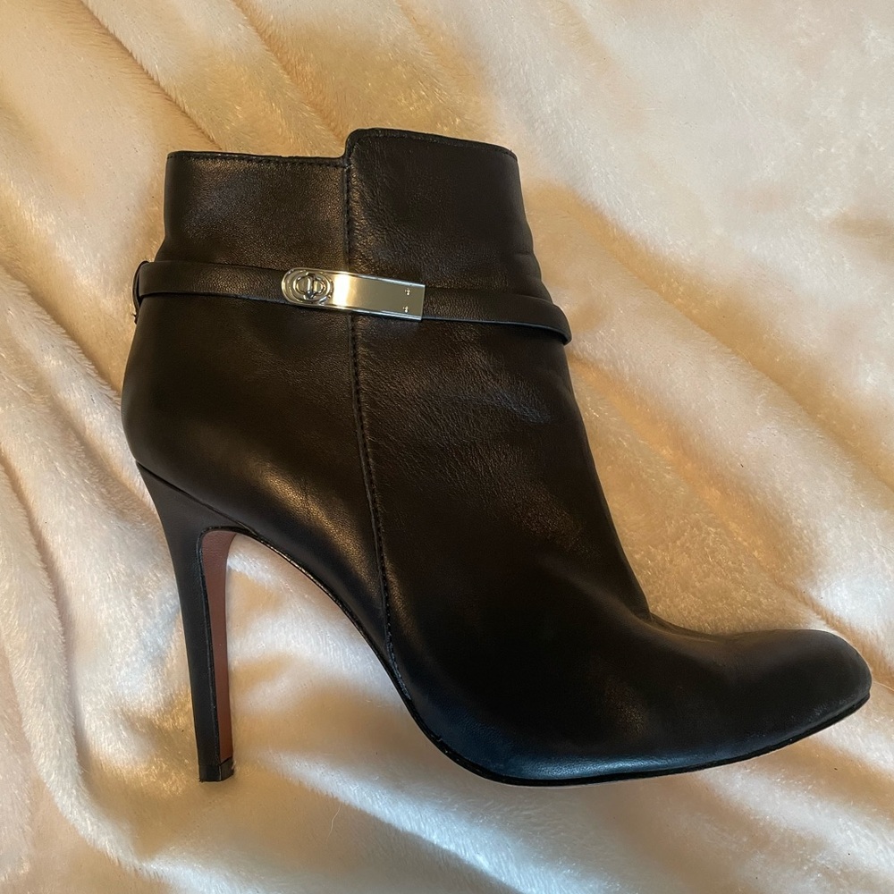 Coach Ugene Stiletto Heel Ankle Leather Booties, size 9